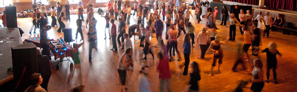 Ecstatic dance: música e expressão corporal