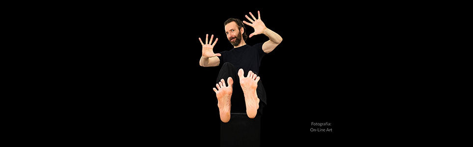 Expressão total: o ato de tornar visível o invisível