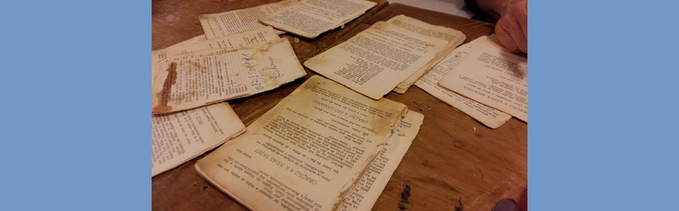 Oficina de pequenos reparos em livros e documentos